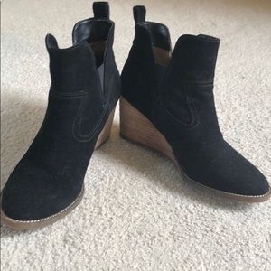 blondo irving bootie